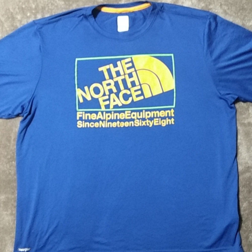 The North Face vapor wick t-shirt Sz. L